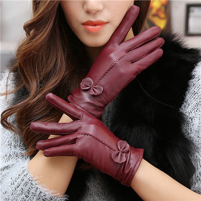 Present (Gloves)