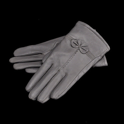 Present (Gloves)